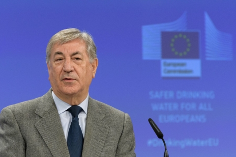 Comisarul european Karmenu Vella la București, pentru a discuta tematica economiei circulare