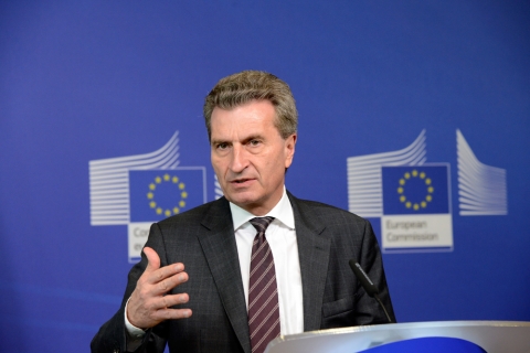 Comisarul european Günther H. Oettinger vizitează România