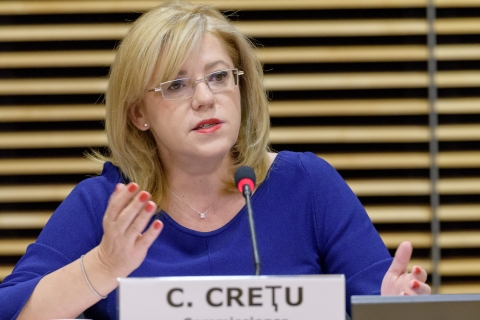 Comisarul european Corina Crețu aprobă alocarea a 266 milioane de euro pentru extinderea sistemului de cadastru din România