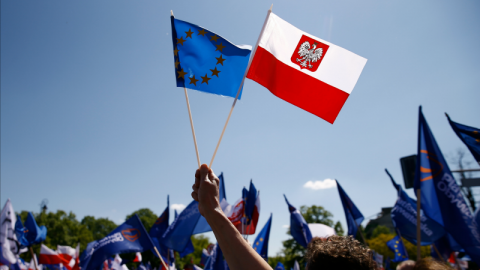 Comisia Europeană acționează pentru apărarea independenței justiției în Polonia