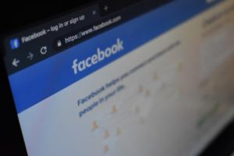 Facebook se conformează solicitărilor Comisiei Europene și ale autorităților de protecție a consumatorilor de a-și modifica clauzele de furnizare a serviciilor și de a clarifica modul de utilizare a datelor utilizatorilor